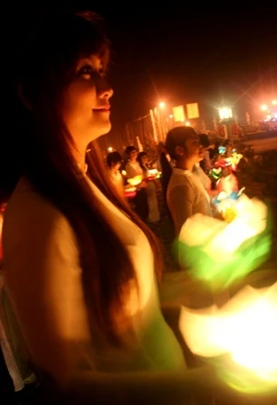 Thừa Thiên - Huế: Lung linh đêm hội hoa đăng 705 năm “công chúa Huyền Trân mở cõi” ảnh 9