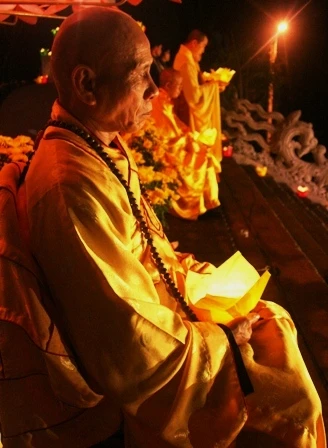 Thừa Thiên - Huế: Lung linh đêm hội hoa đăng 705 năm “công chúa Huyền Trân mở cõi” ảnh 6