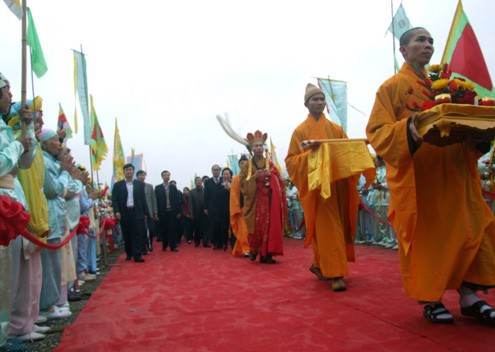 Kinh đô Phật giáo tắc nghẽn trong ngày khai hội ảnh 4