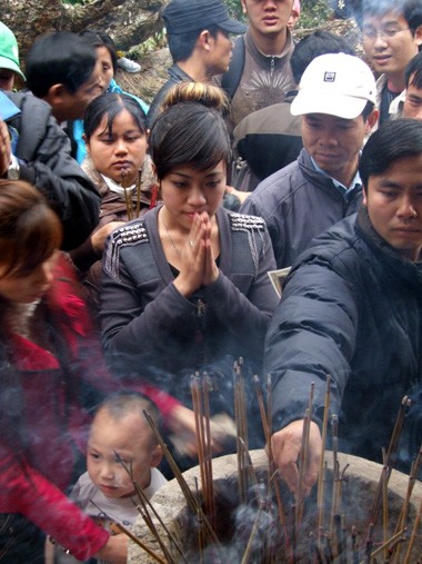 Kinh đô Phật giáo tắc nghẽn trong ngày khai hội ảnh 9