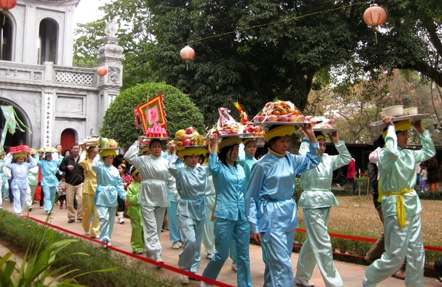 Tấp nập lên chùa cầu an, cầu phúc