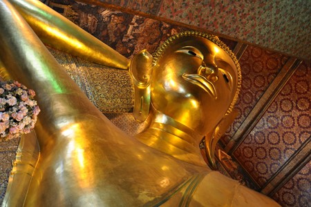 Tượng Phật Thích ca khổng lồ ở Wat Phra Kaew Temple. Ảnh: Đỗ Xuân Diễn. ảnh tượng Phật