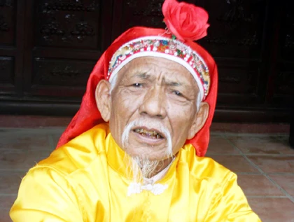 Cụ già 21 năm múa gậy lân rồng khai hội chùa Hương ảnh 1 Cụ già 21 năm múa gậy lân rồng khai hội chùa Hương ảnh 1