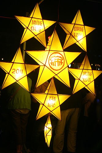 Phố Hội lung linh đêm Nguyên tiêu ảnh 4 Phố Hội lung linh đêm Nguyên tiêu ảnh 4