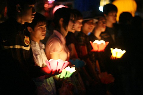 Phố Hội lung linh đêm Nguyên tiêu ảnh 8 Phố Hội lung linh đêm Nguyên tiêu ảnh 8