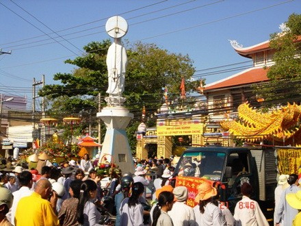Cung rước Ngọc Xá lợi Đức Phật tại Phan Thiết