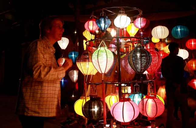 Lung linh đèn lồng phố cổ Hội An ảnh 10