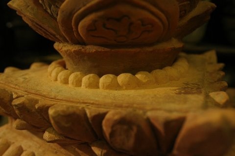 Tầng tháp gốm bằng đất nung tạo hình hoa sen thế kỉ 12 - 13