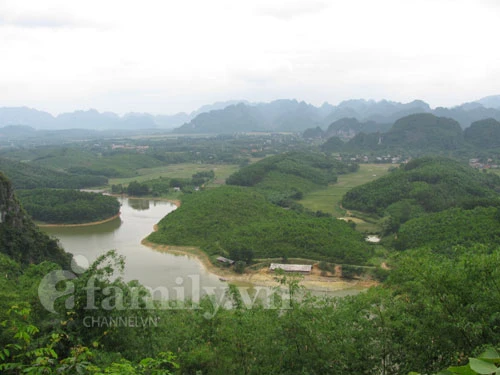 Kỳ vĩ hang động chùa Tiên ảnh 7