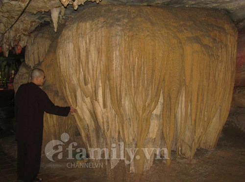 Kỳ vĩ hang động chùa Tiên ảnh 5