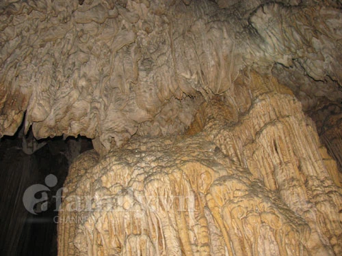 Kỳ vĩ hang động chùa Tiên ảnh 3