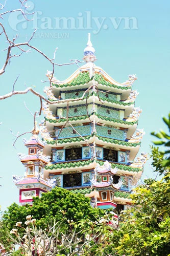 Tới thăm ngôi chùa hướng về biển xanh ảnh 9