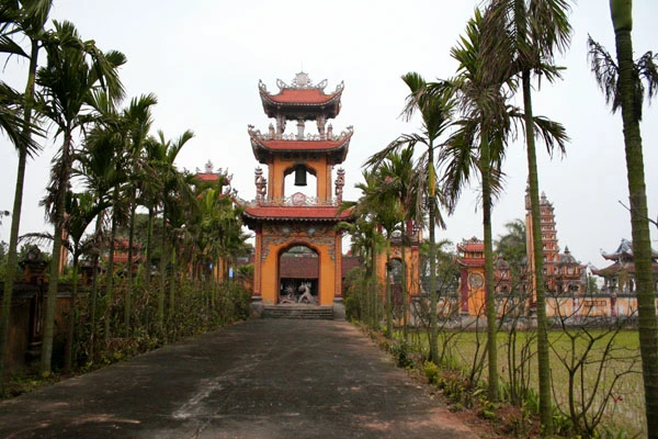 Chùa Phúc Minh – Huyền thoại giữa biển lúa ảnh 2