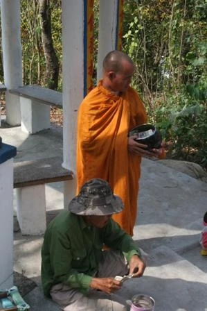 anh 1 - Trang Ban doc.jpg