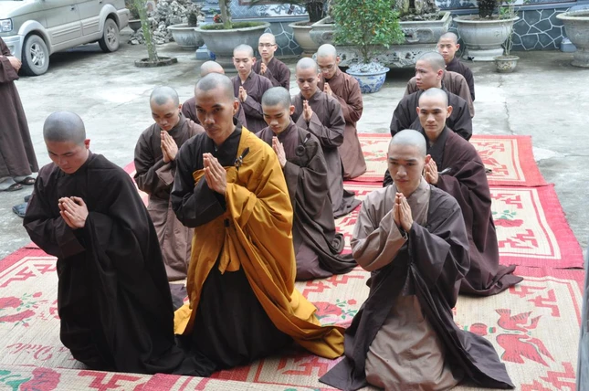 Hà Nam: 37 giới tử phát nguyện thọ giới tại Đại giới đàn 2011 ảnh 6