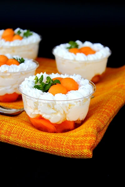 Kem sữa chua vị dưa ảnh 1