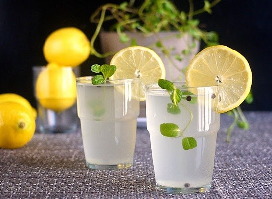 Làm ấm cơ thể với nước chanh bạc hà nóng ảnh 1 Làm ấm cơ thể với nước chanh bạc hà nóng ảnh 1