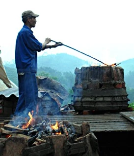 Chùa Nhiễu Long đúc thành công chuông đồng nặng trên 1 tấn