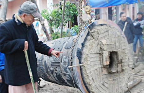 Chùa Nhiễu Long đúc thành công chuông đồng nặng trên 1 tấn