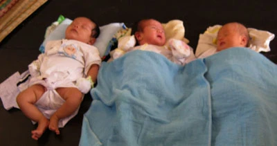 3 cháu bé sơ sinh bị bỏ rơi được chùa Long An cưu mang những ngày qua.