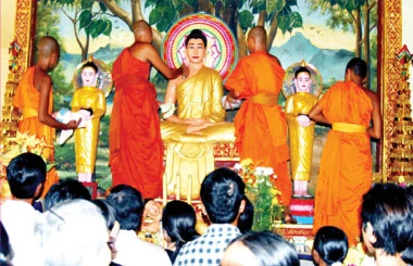 Tắm tượng Phật