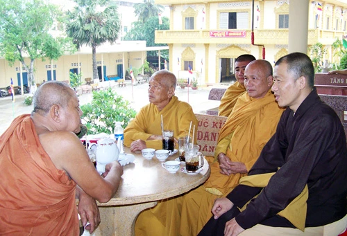 Kiên Giang: Chúc Tết Chôl Chnăm Thmây 2011 chư tôn túc Phật giáo Nam tông Khmer ảnh 1