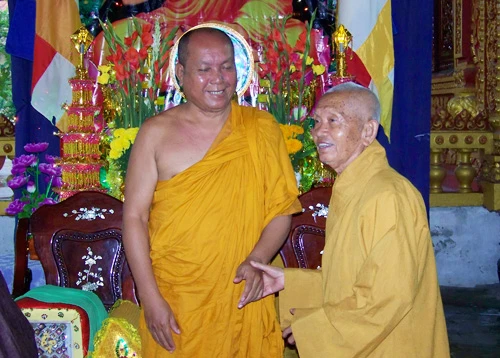 Kiên Giang: Chúc Tết Chôl Chnăm Thmây 2011 chư tôn túc Phật giáo Nam tông Khmer ảnh 4