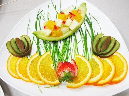 Cắt tỉa cho đĩa trái cây thêm sành điệu ảnh 3 Cắt tỉa cho đĩa trái cây thêm sành điệu ảnh 3