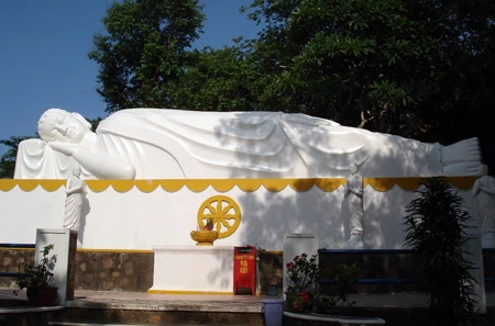 Tượng Phật Nằm ở Niết Bàn tịnh Xá.