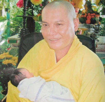 Nhà sư có hàng trăm người con nuôi ảnh 1