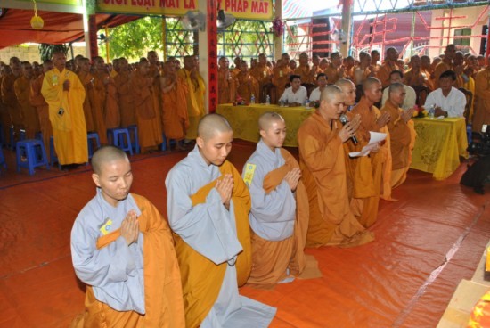 Đồng Nai: Bế mạc Đại giới đàn Nguyên Thiều - Siêu Bạch 2011 ảnh 19 Đồng Nai: Bế mạc Đại giới đàn Nguyên Thiều - Siêu Bạch 2011 ảnh 19