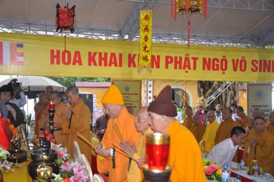 Hà Nội: Đại lễ tưởng niệm & Hội thảo khoa học về Hòa thượng Kim Cương Tử ảnh 15 Hà Nội: Đại lễ tưởng niệm & Hội thảo khoa học về Hòa thượng Kim Cương Tử ảnh 15