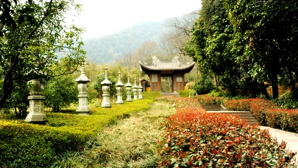 Đến chùa Linh Ẩn thanh tịnh tâm hồn ảnh 6