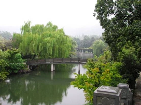 Đến chùa Linh Ẩn thanh tịnh tâm hồn ảnh 13