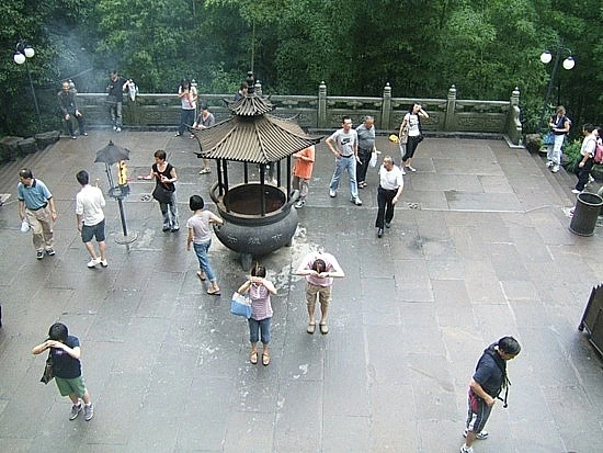 Đến chùa Linh Ẩn thanh tịnh tâm hồn ảnh 10