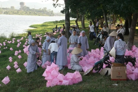 Đài Truyền hình Việt Nam tại Huế sẽ phát sóng trực tiếp Lễ thắp sáng 7 hoa sen trên sông Hương ảnh 2