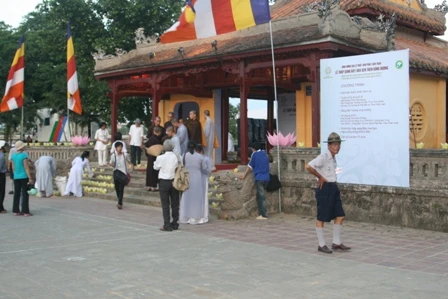 Đài Truyền hình Việt Nam tại Huế sẽ phát sóng trực tiếp Lễ thắp sáng 7 hoa sen trên sông Hương ảnh 1