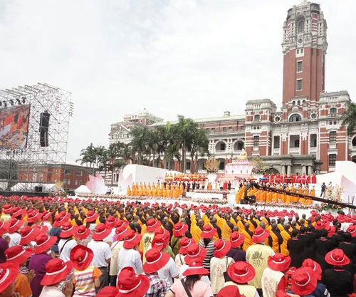 Đài Loan: Hàng chục vạn người dân dự Đại lễ Phật Đản 2011 ảnh 3