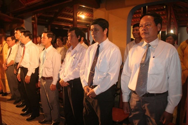 Chùm ảnh: Lễ Thắp sáng 7 hoa sen trên sông Hương ảnh 15