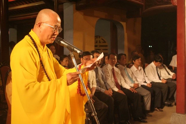 Chùm ảnh: Lễ Thắp sáng 7 hoa sen trên sông Hương ảnh 12