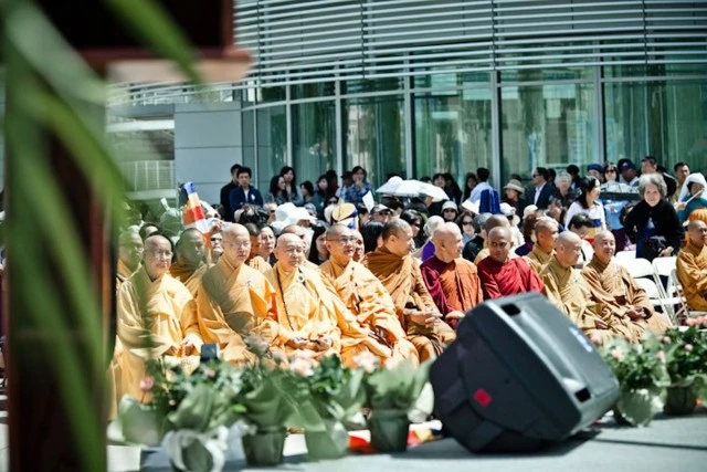 Chùm ảnh:  Rực rỡ cờ hoa PG tại lễ hội Vesak người Việt ở San Jose ảnh 43