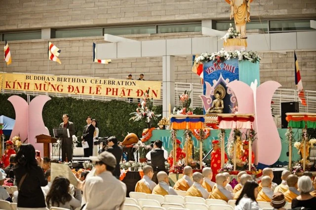 Chùm ảnh:  Rực rỡ cờ hoa PG tại lễ hội Vesak người Việt ở San Jose ảnh 48