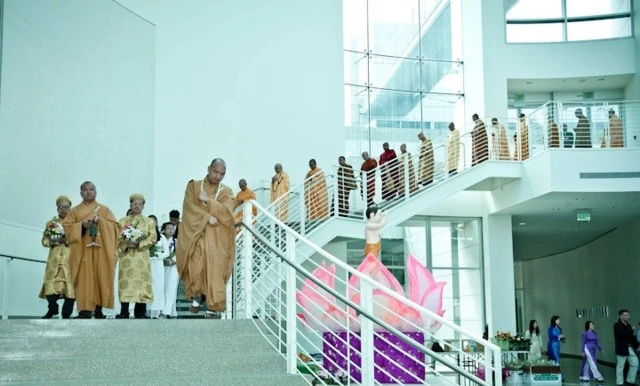 Chùm ảnh:  Rực rỡ cờ hoa PG tại lễ hội Vesak người Việt ở San Jose ảnh 4