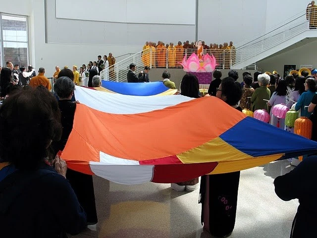 Chùm ảnh:  Rực rỡ cờ hoa PG tại lễ hội Vesak người Việt ở San Jose ảnh 10