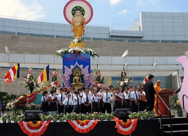 Chùm ảnh:  Rực rỡ cờ hoa PG tại lễ hội Vesak người Việt ở San Jose ảnh 56