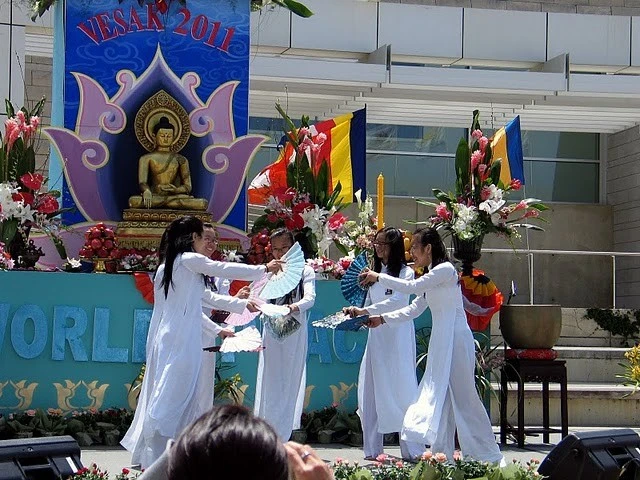 Chùm ảnh:  Rực rỡ cờ hoa PG tại lễ hội Vesak người Việt ở San Jose ảnh 62