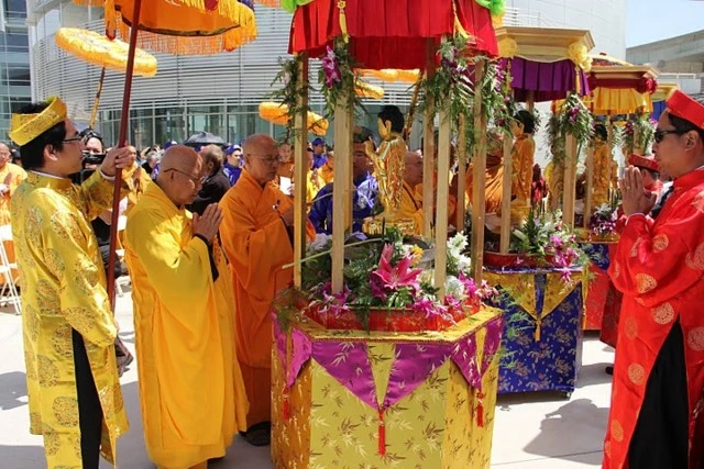 Chùm ảnh:  Rực rỡ cờ hoa PG tại lễ hội Vesak người Việt ở San Jose ảnh 65