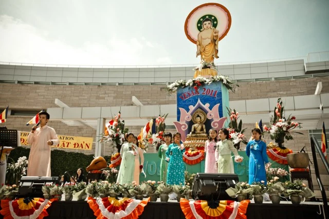 Chùm ảnh:  Rực rỡ cờ hoa PG tại lễ hội Vesak người Việt ở San Jose ảnh 51