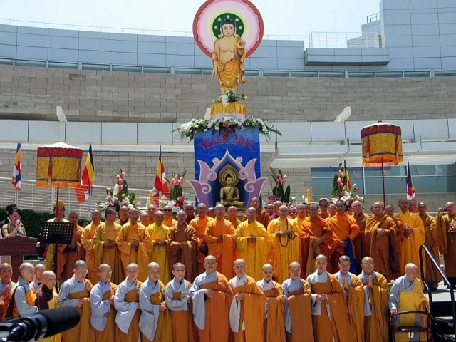 Chùm ảnh:  Rực rỡ cờ hoa PG tại lễ hội Vesak người Việt ở San Jose ảnh 57