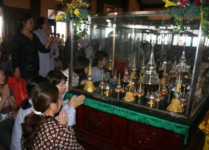 Hà Nội: Náo nức về Thiền viện Sùng Phúc chiêm bái Xá lợi Phật ảnh 4